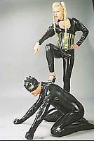Latexhalbmaske mit Latexhahnenkamm