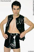 Herren Latexhotpants, genäht